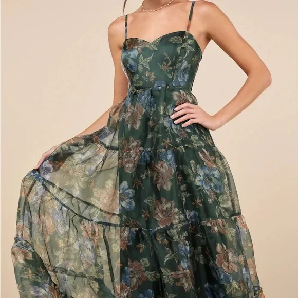 NWOT Exclusive Glamour Green Floral Organza Tiered Maxi Dress - Picture 2 of 2